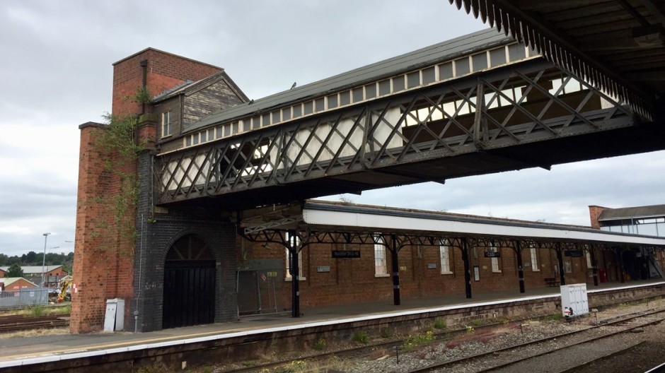 Luggage bridge to be restored at Worcester Shrub Hill